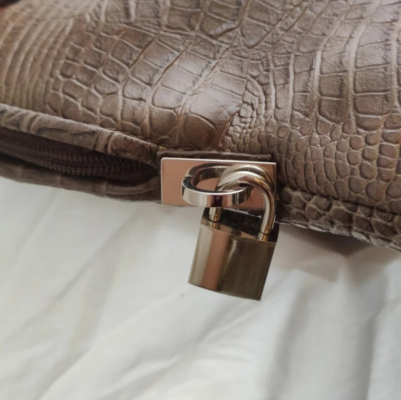 Mito Milan Overnight Bag EUC ❤️ - Picture 10 of 17